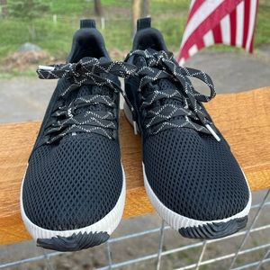 SOREL Womens Out ‘N About Plus Black Fashion Sneaker Size 7.5. Waterproof